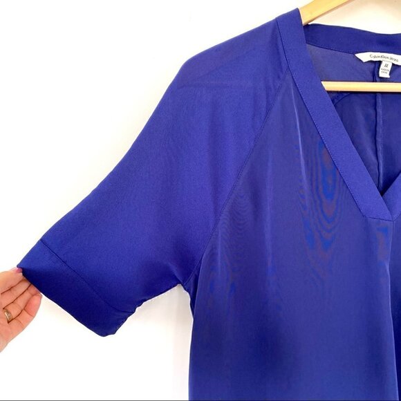 Calvin Klein top with v-neck and raglan sleeves - Picture 7 of 11